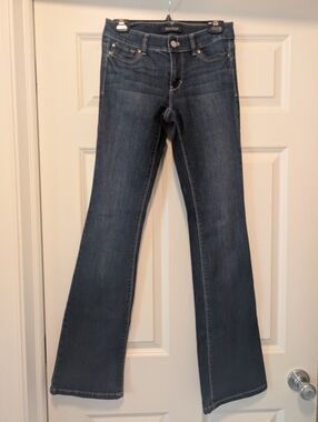 White House Back Market Bootleg Dark Denim Jean Size 00R